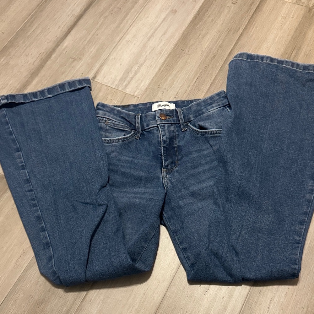 Wrangler Women's Flare Jeans in Classic Blue